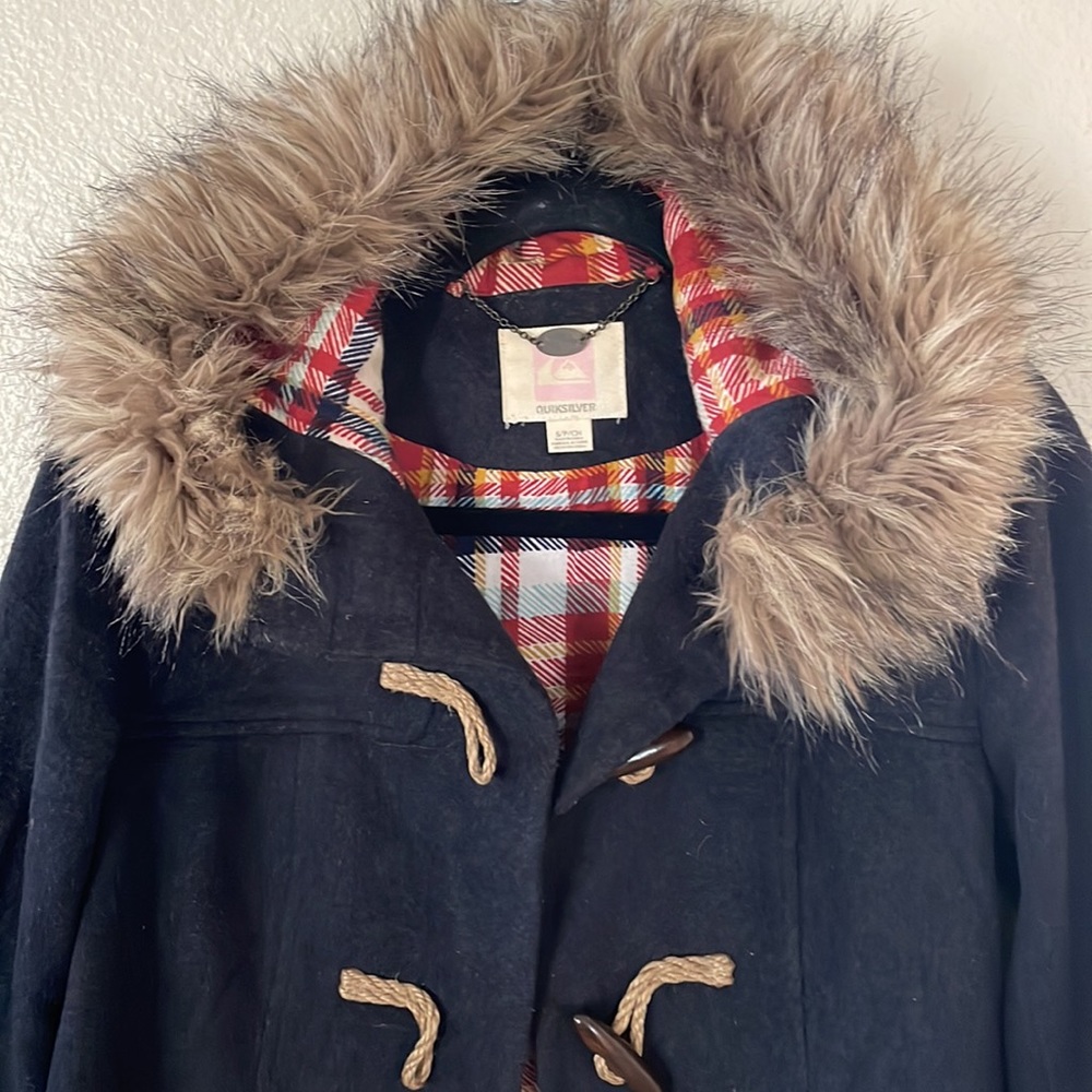 Quiksilver coat with fur hood Size Small - Picture 2 of 12